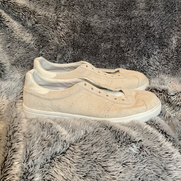 Women’s Skechers Sport Shoes - Picture 1 of 4